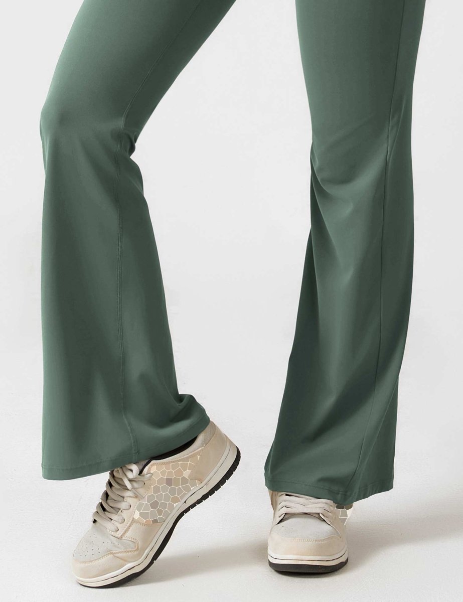 YONCE™ | Ausgestellter Jumpsuit mit V-Rücken