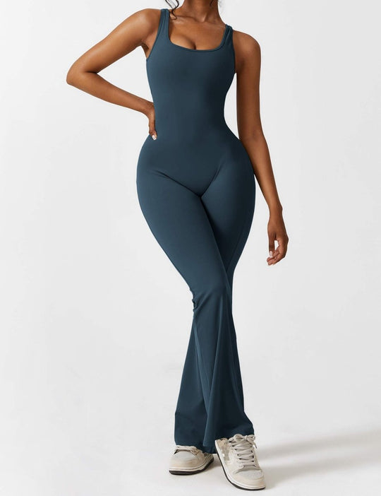 YONCE™ | Ausgestellter Jumpsuit mit V-Rücken