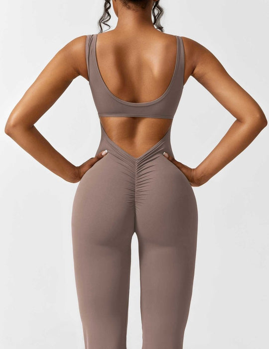 YONCE™ | Ausgestellter Jumpsuit mit V-Rücken