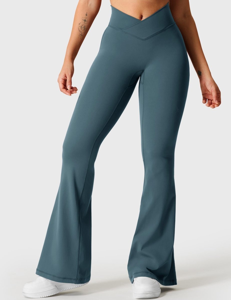 KOURTNEY™ | ausgestellte Leggings mit V-Taille