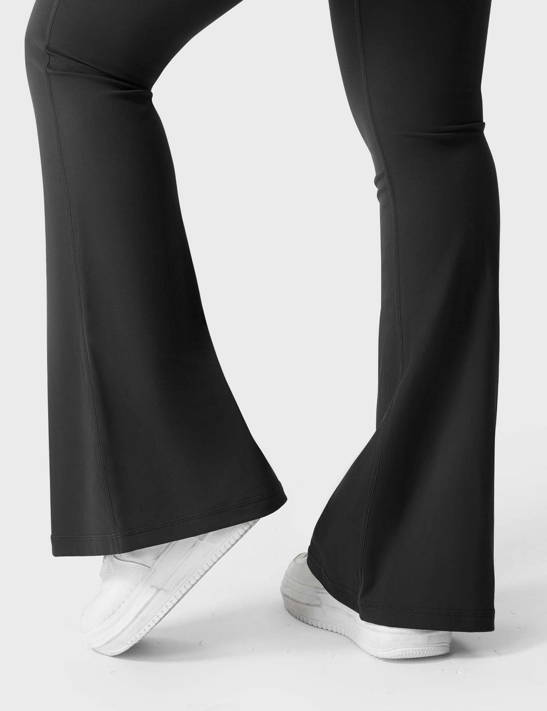 DAAN™ | Ausgestellte Leggings mit Taschen